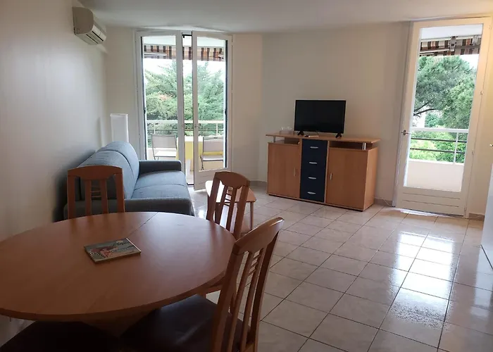Frejus Plage T2, Piscine, Parking, Plages A 200M
