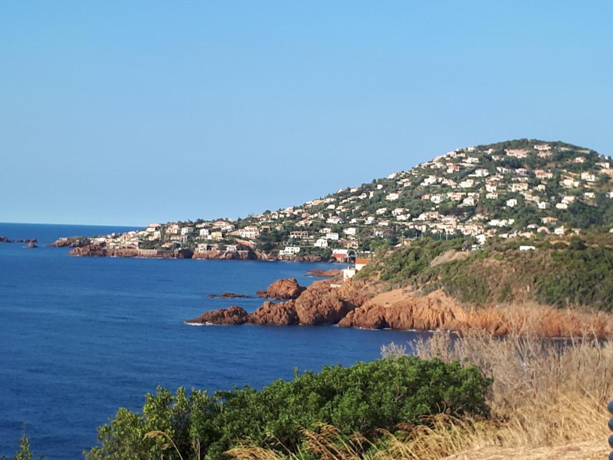 Appartement T2, Piscine, Parking, Plages à 200m
