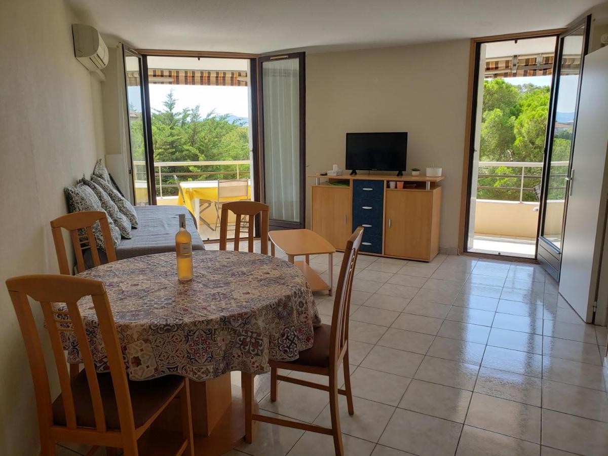 T2, Piscine, Parking, Plages à 200m Fréjus