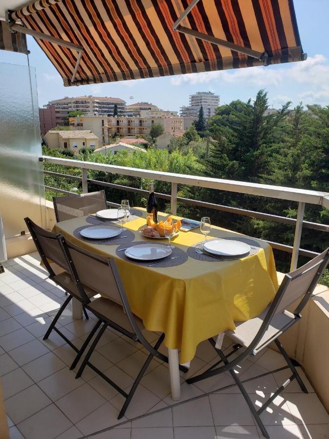 T2, Piscine, Parking, Plages A 200m Frejus