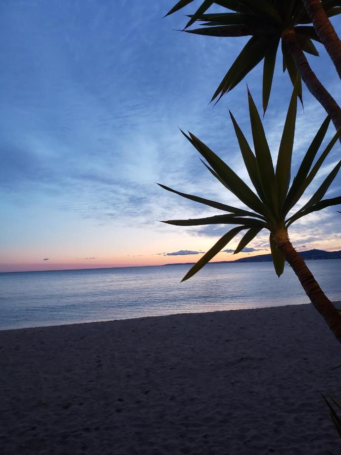 T2, Piscine, Parking, Plages à 200m * Fréjus